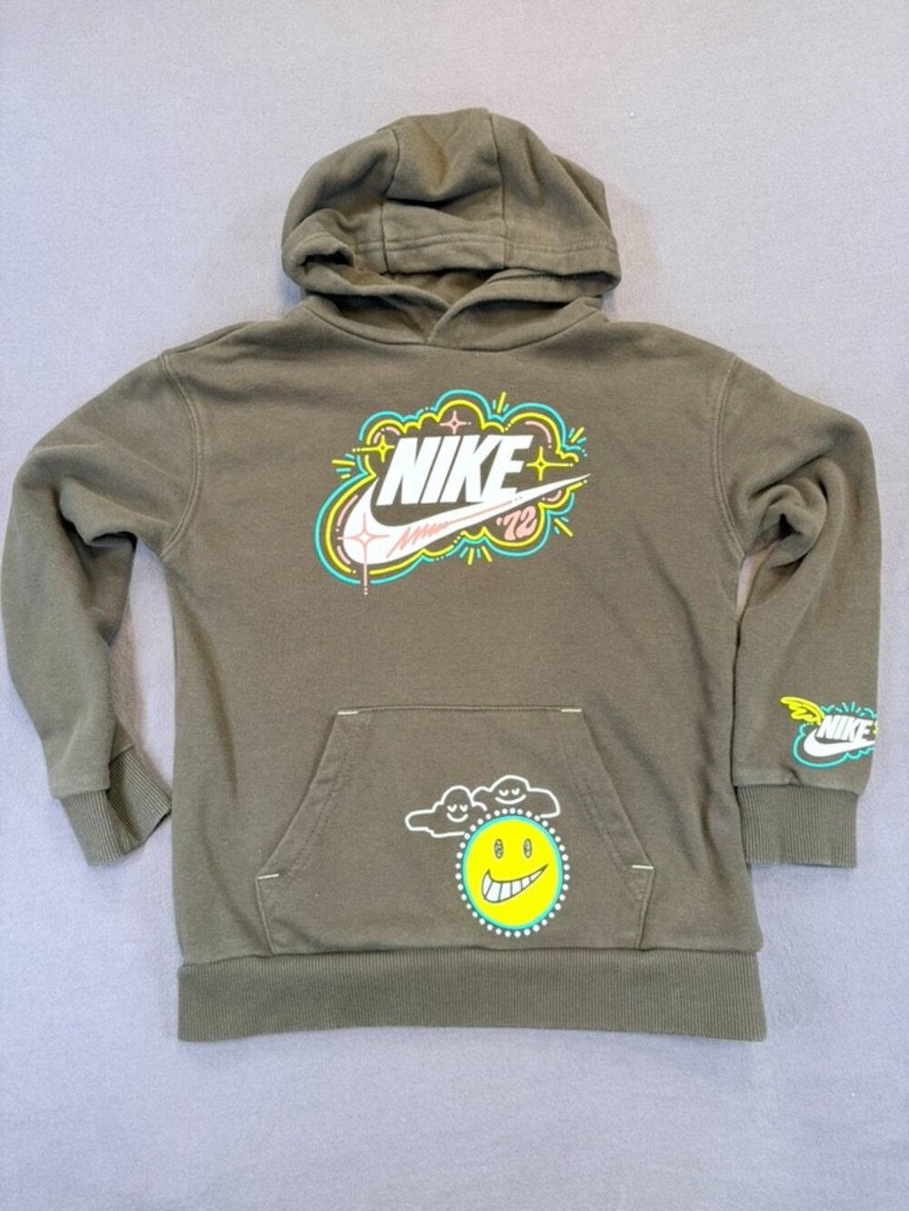Nike Kids Retro Olive lightweight Sweatshirt Size 5-6 Years